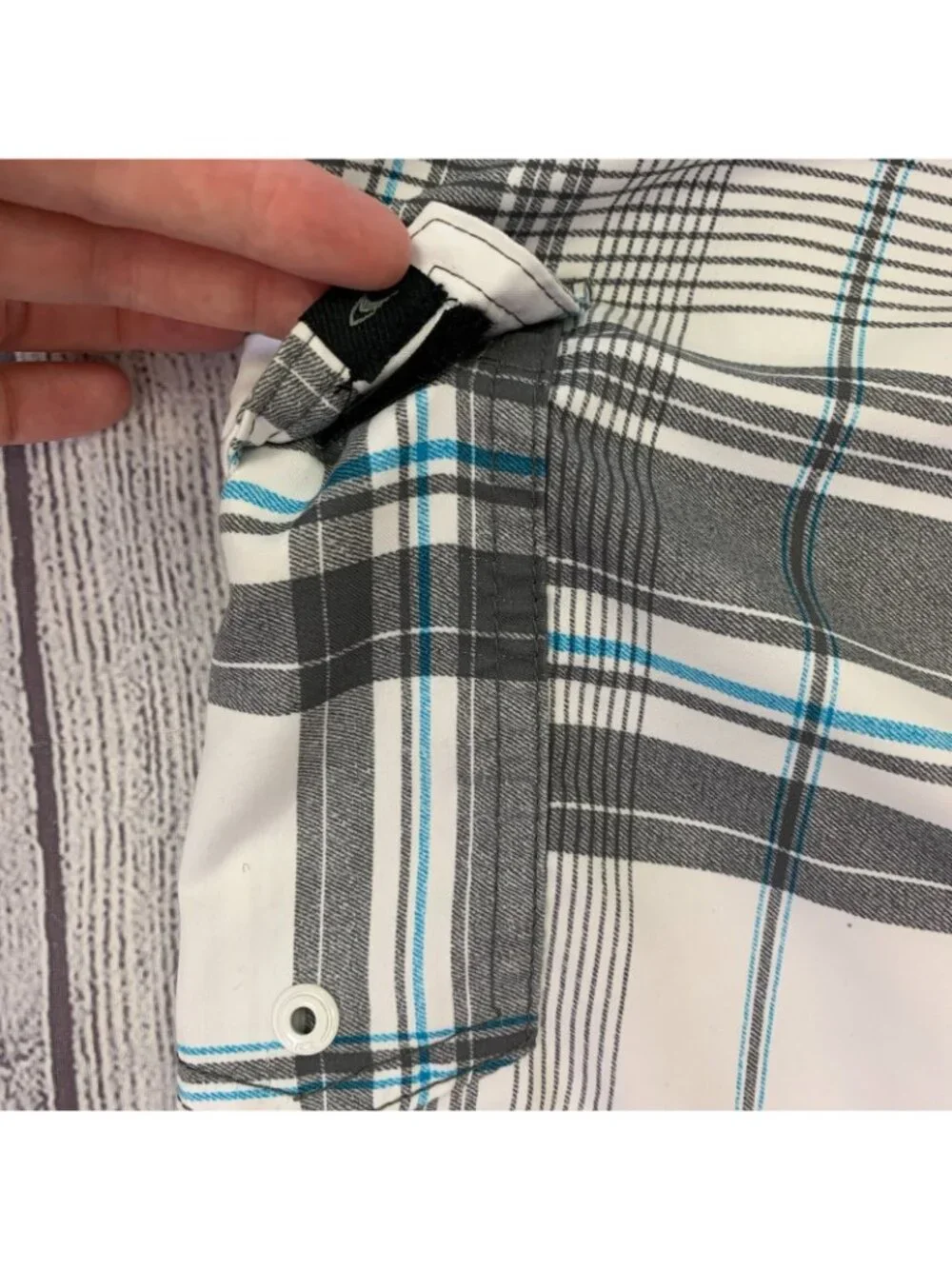 Men's O'Neill sz 31 Board Shorts Swim Trunks Plaid White Gray Blue